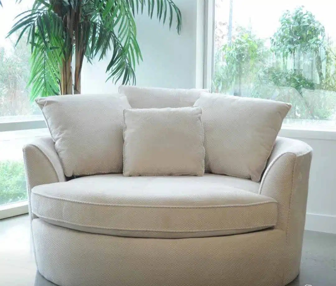 Modern chair Off-white