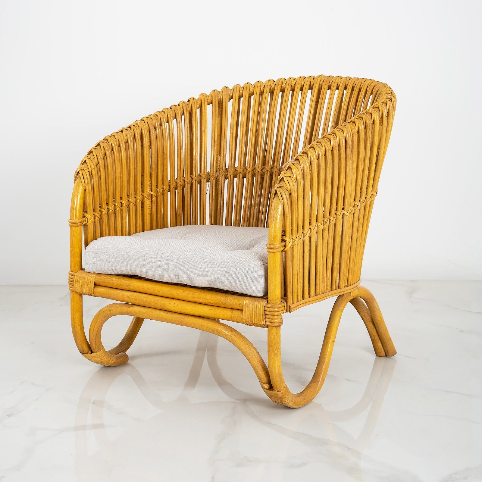 Light Satchel Outdoor Bamboo Armchair with Cushion