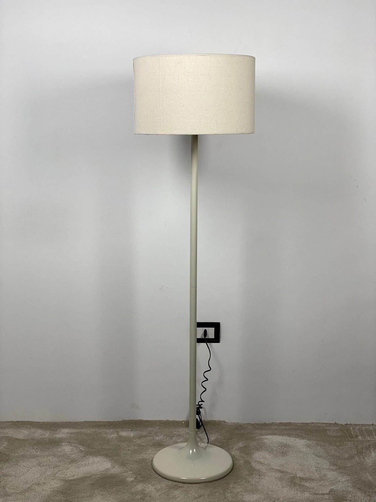 Modern Floor Lamp -VL-TBS-1011981