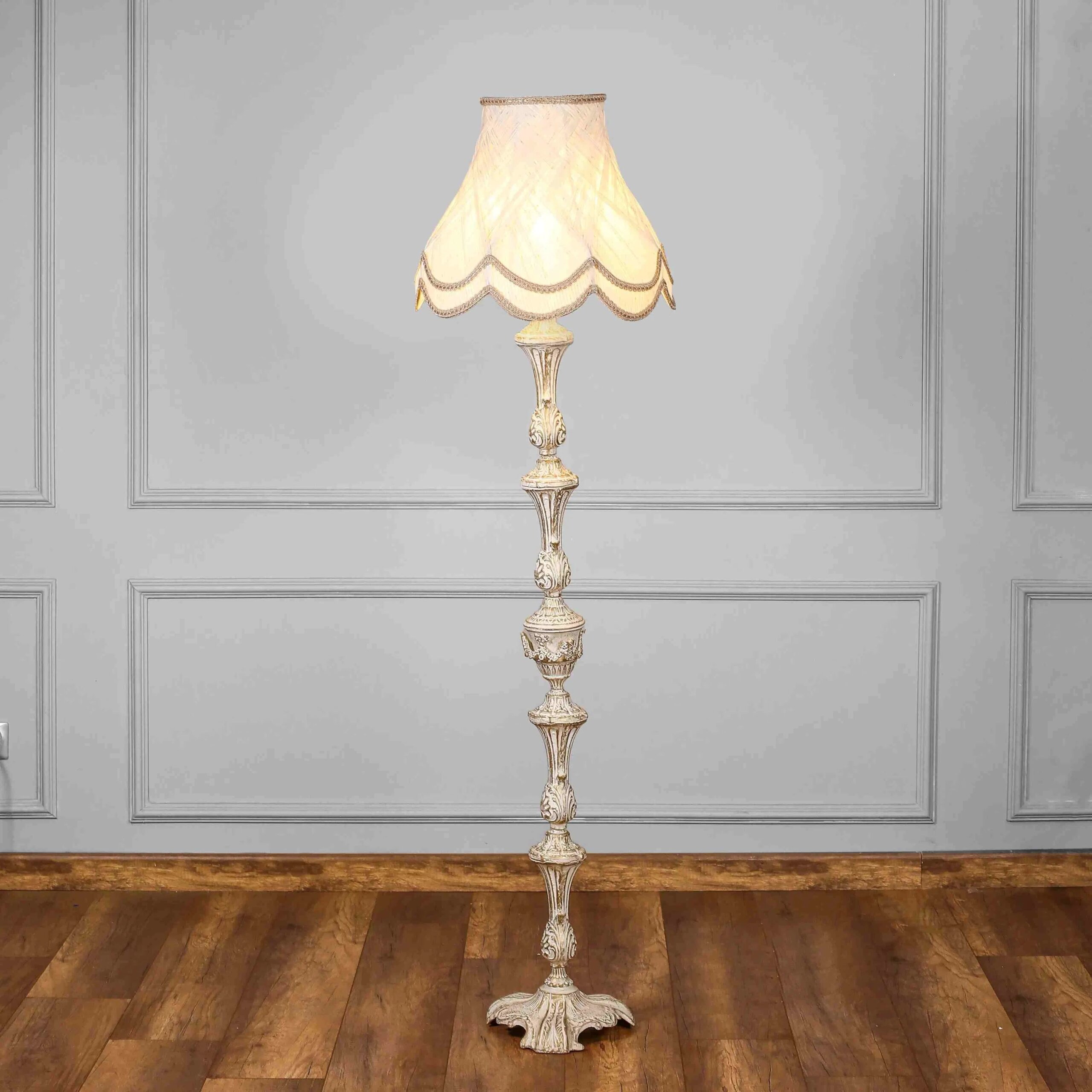 New Classic Floor Lamp -VL-TBS-931901
